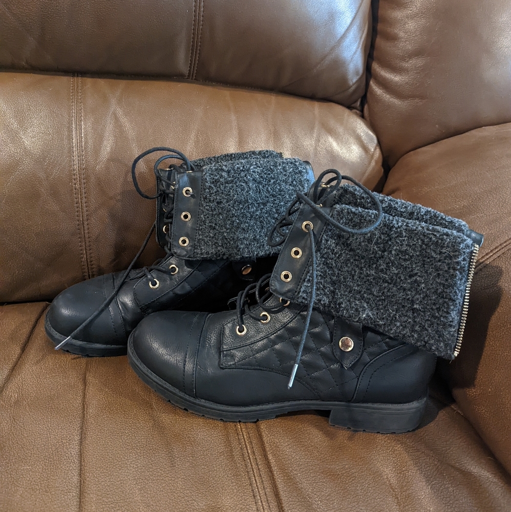Faux fur and leather boots size 11 like new